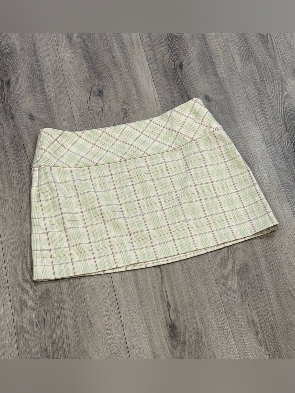 Aritzia Sunday Best Sundeh Pastel Green & Cream Plaid Mini Skirt - Picture 1 of 6